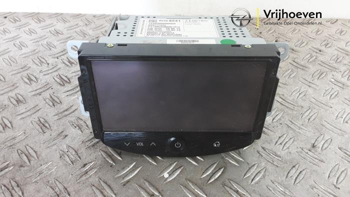 Gebruikte Radio module Opel Adam 1.2 16V Prijs € 250,00 Margeregeling aangeboden door Autodemontage Vrijhoeven B.V.