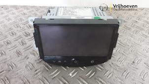 Gebruikte Radio module Opel Adam 1.2 16V Prijs € 250,00 Margeregeling aangeboden door Autodemontage Vrijhoeven B.V.