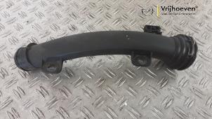 Gebruikte Intercooler Buis Opel Crossland (X) 1.2 Turbo 12V Prijs € 20,00 Margeregeling aangeboden door Autodemontage Vrijhoeven B.V.