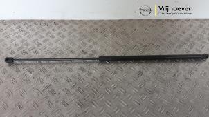 Gebruikte Gasdemper Motorkap links Opel Crossland (X) 1.2 Turbo 12V Prijs € 20,00 Margeregeling aangeboden door Autodemontage Vrijhoeven B.V.