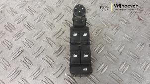 Gebruikte Ruit schakelaar elektrisch Opel Crossland (X) 1.2 Turbo 12V Prijs € 20,00 Margeregeling aangeboden door Autodemontage Vrijhoeven B.V.