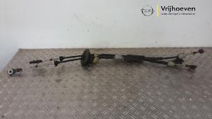 Gebruikte Schakelkabel Versnellingsbak Opel Crossland (X) 1.2 Turbo 12V Prijs € 50,00 Margeregeling aangeboden door Autodemontage Vrijhoeven B.V.