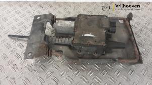 Gebruikte Handrem motor Opel Meriva 1.4 16V Ecotec Prijs € 100,00 Margeregeling aangeboden door Autodemontage Vrijhoeven B.V.