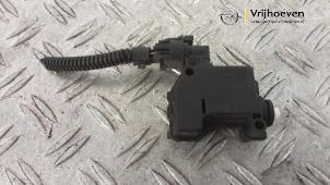 Gebruikte Tankklep Vergrendelingsmotor Opel Astra J GTC (PD2/PF2) 1.4 Turbo 16V ecoFLEX 120 Prijs € 60,00 Margeregeling aangeboden door Autodemontage Vrijhoeven B.V.