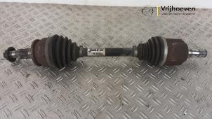 Gebruikte Aandrijfas links-voor Opel Astra J GTC (PD2/PF2) 1.4 Turbo 16V ecoFLEX 120 Prijs € 75,00 Margeregeling aangeboden door Autodemontage Vrijhoeven B.V.