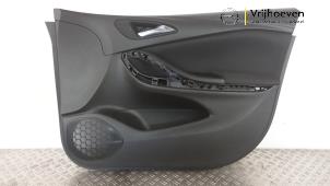 Gebruikte Portierbekleding 4Deurs rechts-voor Opel Astra K Sports Tourer 1.2 Turbo 12V Prijs € 75,00 Margeregeling aangeboden door Autodemontage Vrijhoeven B.V.