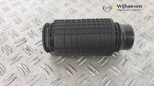 Gebruikte Intercooler Buis Opel Astra K Sports Tourer 1.2 Turbo 12V Prijs € 25,00 Margeregeling aangeboden door Autodemontage Vrijhoeven B.V.