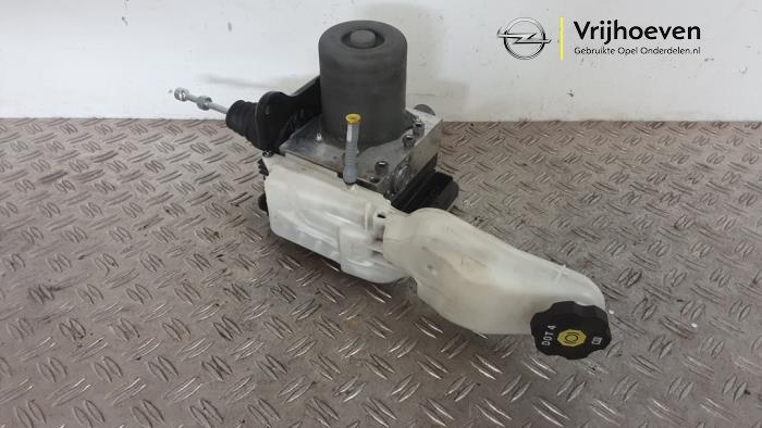 Gebruikte ABS Pomp Opel Astra K Sports Tourer 1.2 Turbo 12V Prijs € 1.000,00 Margeregeling aangeboden door Autodemontage Vrijhoeven B.V.