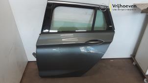 Gebruikte Deur 4Deurs links-achter Opel Astra K Sports Tourer 1.2 Turbo 12V Prijs € 750,00 Margeregeling aangeboden door Autodemontage Vrijhoeven B.V.
