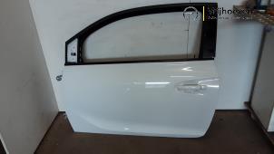 Gebruikte Deur 2Deurs links Opel Adam 1.0 Ecotec 12V SIDI Turbo Prijs € 400,00 Margeregeling aangeboden door Autodemontage Vrijhoeven B.V.