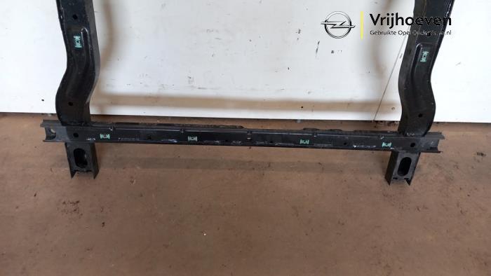 Subframe van een Opel Astra K Sports Tourer 1.2 Turbo 12V 2020