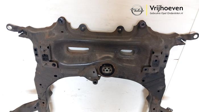 Subframe van een Opel Astra K Sports Tourer 1.2 Turbo 12V 2020