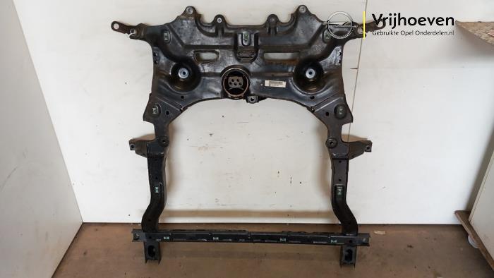 Subframe van een Opel Astra K Sports Tourer 1.2 Turbo 12V 2020
