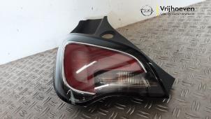 Gebruikte Achterlicht links Opel Adam 1.0 Ecotec 12V SIDI Turbo Prijs € 75,00 Margeregeling aangeboden door Autodemontage Vrijhoeven B.V.