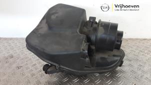 Gebruikte Luchtfilterhuis Opel Astra K Sports Tourer 1.0 Turbo 12V Prijs € 60,00 Margeregeling aangeboden door Autodemontage Vrijhoeven B.V.