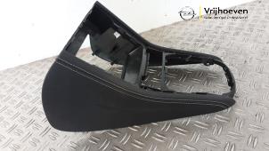 Gebruikte Middenconsoles Opel Astra K 1.6 CDTI 110 16V Prijs € 60,00 Margeregeling aangeboden door Autodemontage Vrijhoeven B.V.
