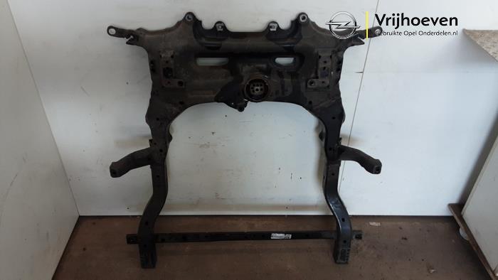 Gebruikte Subframe Opel Astra K Sports Tourer 1.4 Turbo 16V Prijs € 150,00 Margeregeling aangeboden door Autodemontage Vrijhoeven B.V.