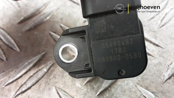 Turbodruk sensor van een Opel Astra K Sports Tourer 1.2 Turbo 12V 2020