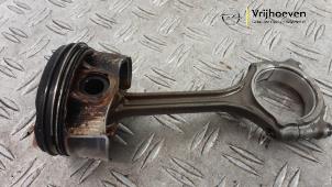 Gebruikte Zuiger Opel Astra K Sports Tourer 1.2 Turbo 12V Prijs € 75,00 Margeregeling aangeboden door Autodemontage Vrijhoeven B.V.