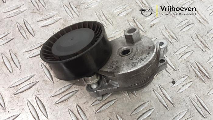 Gebruikte Spanner multiriem Opel Astra K Sports Tourer 1.2 Turbo 12V Prijs € 25,00 Margeregeling aangeboden door Autodemontage Vrijhoeven B.V.