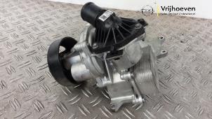 Gebruikte Waterpomp Opel Astra K Sports Tourer 1.2 Turbo 12V Prijs € 190,00 Margeregeling aangeboden door Autodemontage Vrijhoeven B.V.