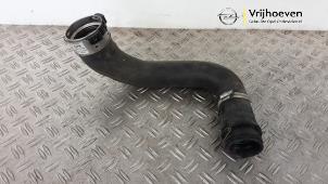 Gebruikte Intercooler Slang Opel Astra K Sports Tourer 1.4 Turbo 16V Prijs € 30,00 Margeregeling aangeboden door Autodemontage Vrijhoeven B.V.