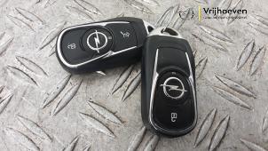 Gebruikte Sleutel Opel Astra K Sports Tourer 1.4 Turbo 16V Prijs € 60,00 Margeregeling aangeboden door Autodemontage Vrijhoeven B.V.