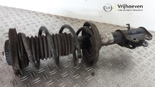 Gebruikte Mac Phersonpoot rechts-voor Opel Astra K Sports Tourer 1.2 Turbo 12V Prijs € 60,00 Margeregeling aangeboden door Autodemontage Vrijhoeven B.V.