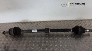 Gebruikte Homokineetas rechts-voor Opel Astra K Sports Tourer 1.4 Turbo 16V Prijs € 150,00 Margeregeling aangeboden door Autodemontage Vrijhoeven B.V.