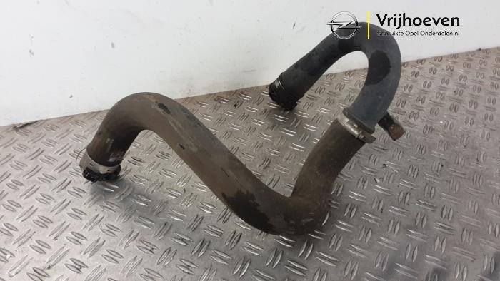 Gebruikte Intercooler Slang Opel Adam 1.0 Ecotec 12V SIDI Turbo Prijs € 40,00 Margeregeling aangeboden door Autodemontage Vrijhoeven B.V.