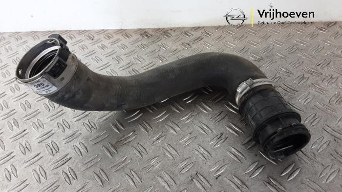 Gebruikte Intercooler Slang Opel Astra K 1.4 Turbo 16V Prijs € 30,00 Margeregeling aangeboden door Autodemontage Vrijhoeven B.V.