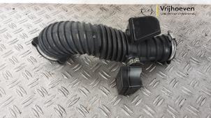 Gebruikte Aanzuigslang Lucht Opel Astra K Sports Tourer 1.0 Turbo 12V Prijs € 40,00 Margeregeling aangeboden door Autodemontage Vrijhoeven B.V.