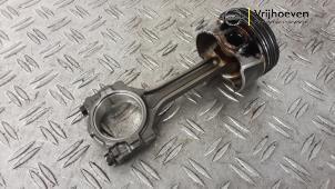 Gebruikte Zuiger Opel Astra K Sports Tourer 1.0 Turbo 12V Prijs € 50,00 Margeregeling aangeboden door Autodemontage Vrijhoeven B.V.