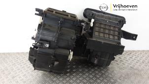 Gebruikte Chaufagebak Opel Karl 1.0 12V Prijs € 200,00 Margeregeling aangeboden door Autodemontage Vrijhoeven B.V.