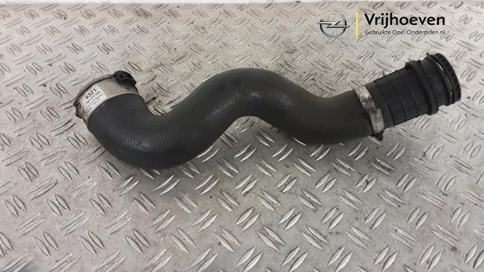 Gebruikte Intercooler Slang Opel Astra K Sports Tourer 1.6 CDTI 110 16V Prijs € 20,00 Margeregeling aangeboden door Autodemontage Vrijhoeven B.V.