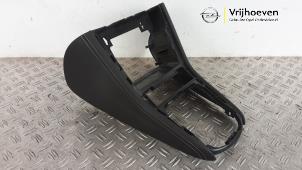 Gebruikte Middenconsoles Opel Astra K Sports Tourer 1.6 CDTI 110 16V Prijs € 60,00 Margeregeling aangeboden door Autodemontage Vrijhoeven B.V.