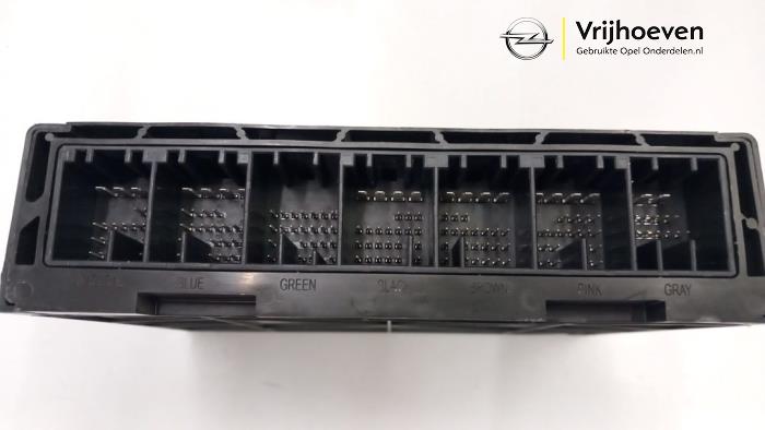 Computer Body Control van een Opel Astra K Sports Tourer 1.6 CDTI 110 16V 2017