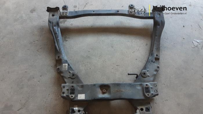 Gebruikte Subframe Opel Karl 1.0 12V Prijs € 70,00 Margeregeling aangeboden door Autodemontage Vrijhoeven B.V.