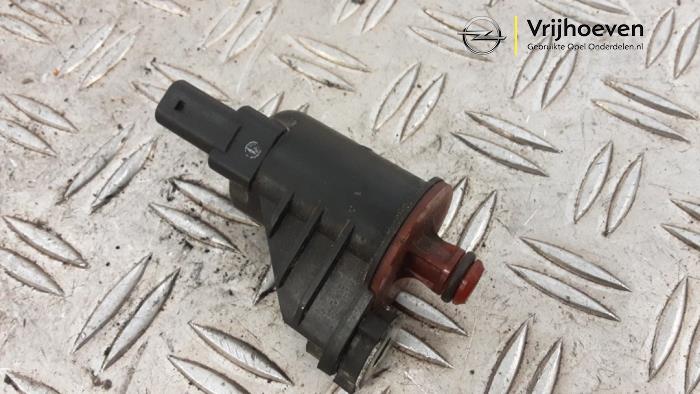Gebruikte Evap klep Opel Karl 1.0 12V Prijs € 20,00 Margeregeling aangeboden door Autodemontage Vrijhoeven B.V.