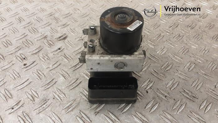 Gebruikte ABS Pomp Opel Astra H GTC (L08) 1.6 16V Twinport Prijs € 200,00 Margeregeling aangeboden door Autodemontage Vrijhoeven B.V.