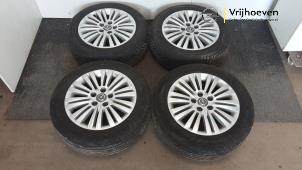Gebruikte Velgen set + banden Opel Astra H GTC (L08) 1.6 16V Twinport Prijs € 300,00 Margeregeling aangeboden door Autodemontage Vrijhoeven B.V.