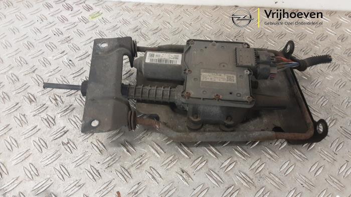 Gebruikte Handrem motor Opel Meriva (B) 1.4 Turbo 16V ecoFLEX Prijs € 100,00 Margeregeling aangeboden door Autodemontage Vrijhoeven B.V.
