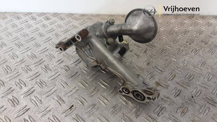 Gebruikte Oliepomp Opel Astra K Sports Tourer 1.4 Turbo 16V Prijs € 75,00 Margeregeling aangeboden door Autodemontage Vrijhoeven B.V.