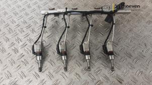 Gebruikte Injector brug Opel Astra K Sports Tourer 1.4 Turbo 16V Prijs € 250,00 Margeregeling aangeboden door Autodemontage Vrijhoeven B.V.