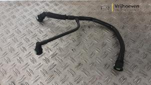 Gebruikte Carterventilatie Opel Astra K Sports Tourer 1.4 Turbo 16V Prijs € 35,00 Margeregeling aangeboden door Autodemontage Vrijhoeven B.V.