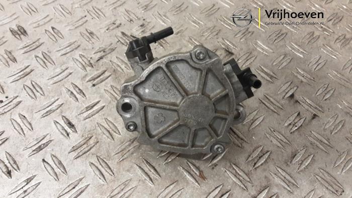 Gebruikte Vacuumpomp (Diesel) Opel Combo Cargo 1.6 CDTI 100 Prijs € 20,00 Margeregeling aangeboden door Autodemontage Vrijhoeven B.V.