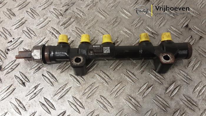 Gebruikte Common rail (Injectie) Opel Combo Cargo 1.6 CDTI 100 Prijs € 30,00 Margeregeling aangeboden door Autodemontage Vrijhoeven B.V.
