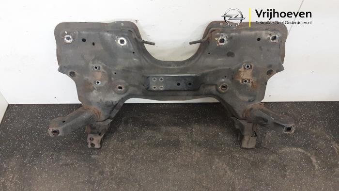 Gebruikte Subframe Opel Corsa E 1.4 16V Prijs € 75,00 Margeregeling aangeboden door Autodemontage Vrijhoeven B.V.