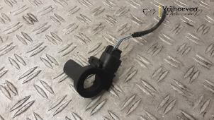 Gebruikte Accu sensor Opel Corsa E 1.4 16V Prijs € 15,00 Margeregeling aangeboden door Autodemontage Vrijhoeven B.V.