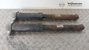 Gebruikte Schokbreker set Opel Mokka/Mokka X 1.7 CDTI 16V 4x4 Prijs € 100,00 Margeregeling aangeboden door Autodemontage Vrijhoeven B.V.